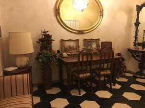 Lobby sitting area - Dimora Del Podestà (Castell'Arquato)