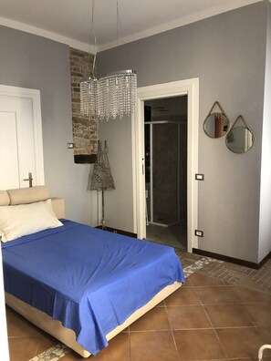 Loft | Down comforters, desk, rollaway beds, free WiFi - Dimora Del Podestà (Castell'Arquato)