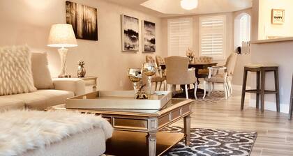 BEAUTIFUL!REMODELED RESORT STYLE CONDO! WALK TO AZ BILTMORE!MTN VIEW!HEATED POOL