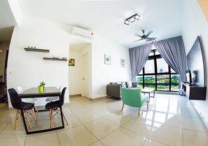 公寓, 3 间卧室 | 起居区 | 平板电视