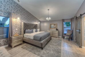 3 bedrooms, desk, iron/ironing board, travel crib