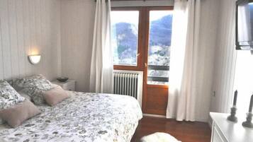 Nôi (giường cho trẻ sơ sinh) miễn phí