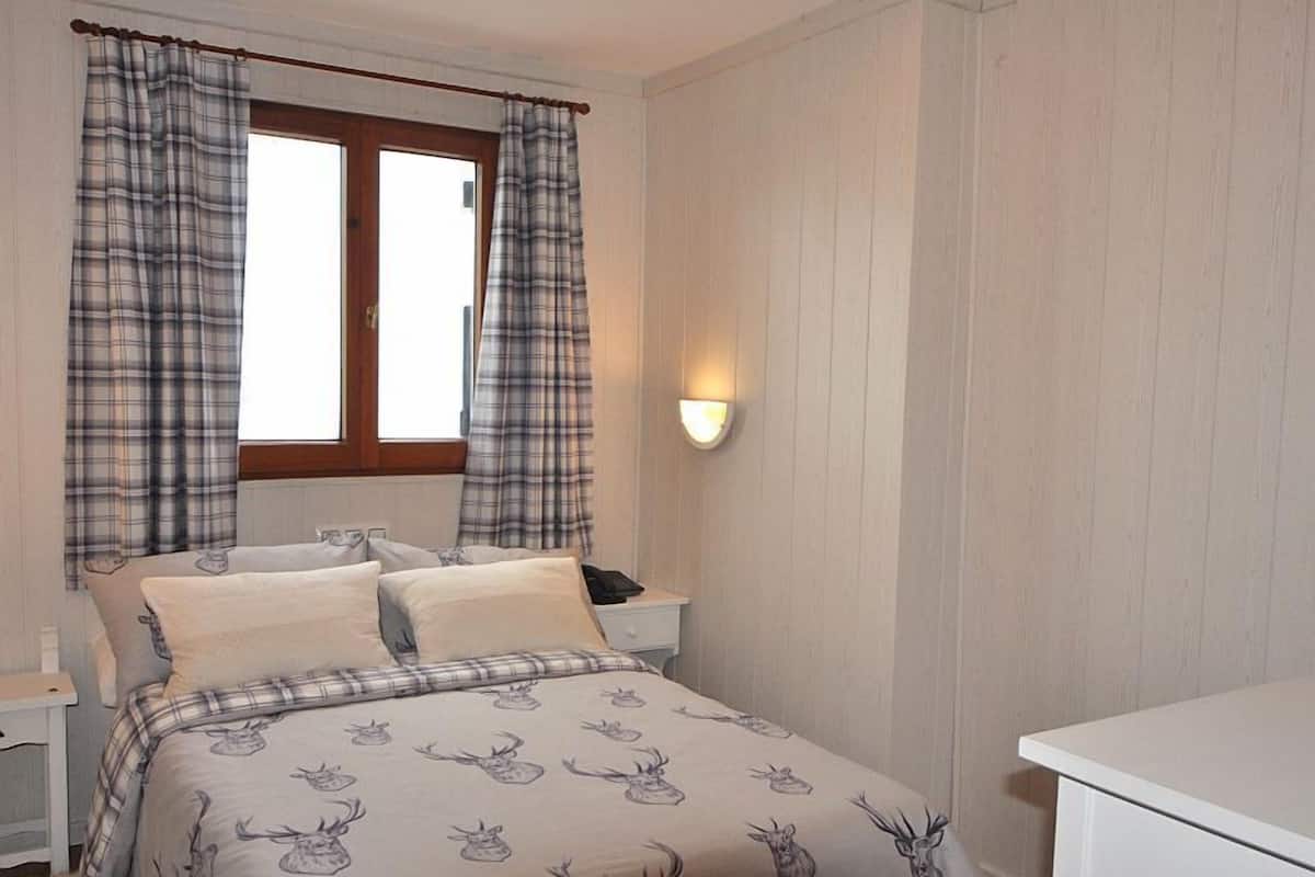 Lits bébé (gratuits), Wi-Fi gratuit, draps fournis