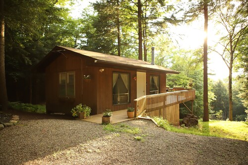 Serenity - Private, secluded cabin-excellant scenic view/sunset, hiking, pond
