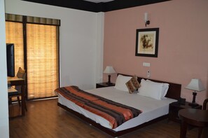 In-room safe, free WiFi