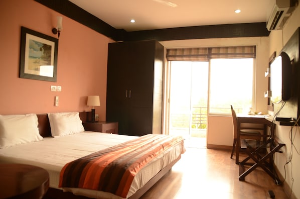 In-room safe, free WiFi
