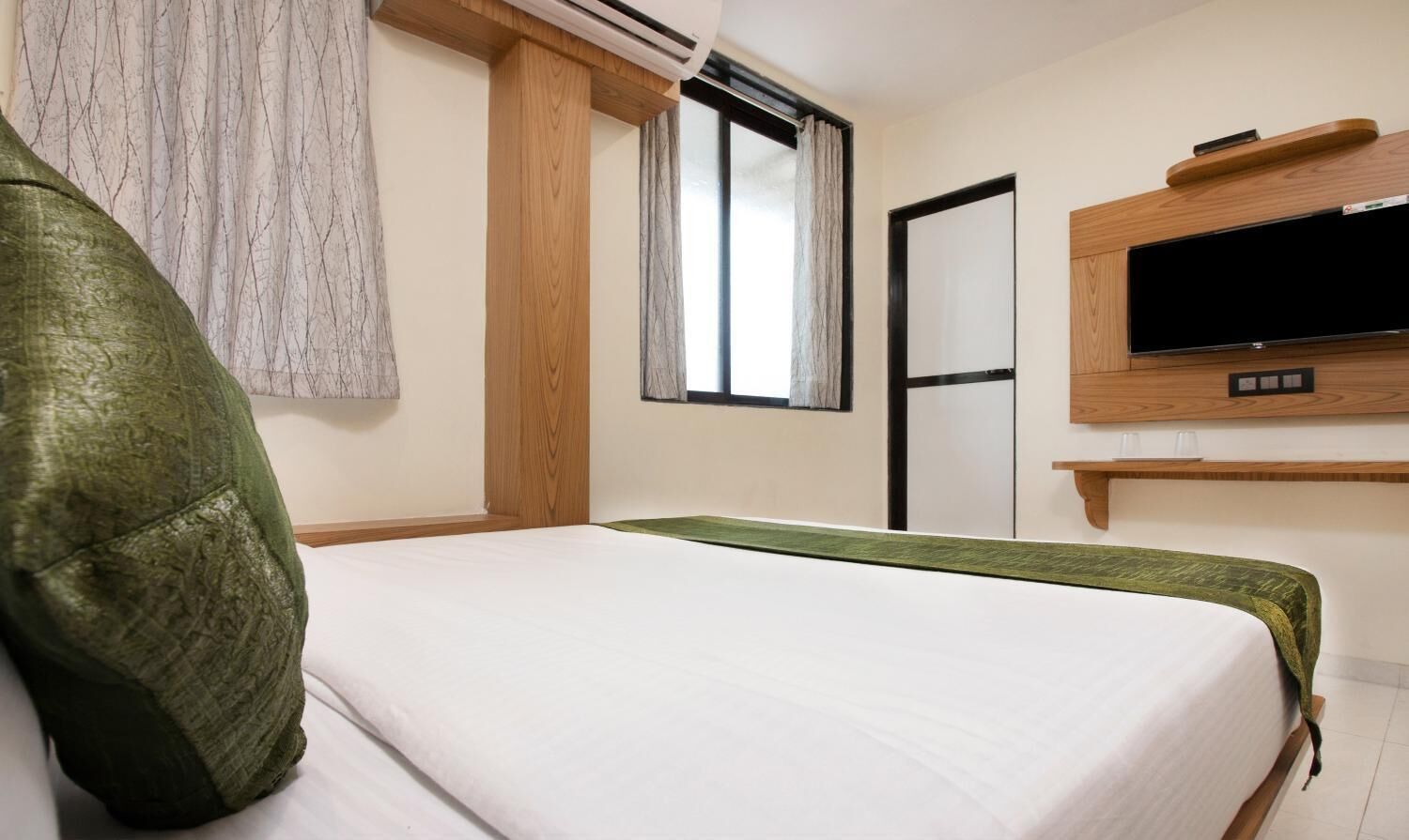 Photo - Hotel Residency Park Near Masjid Rly Station South Mumbai