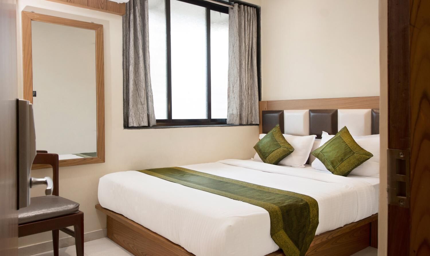 Photo - Hotel Residency Park Near Masjid Rly Station South Mumbai