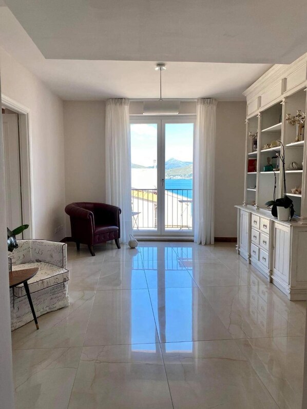 Televisión de pantalla plana