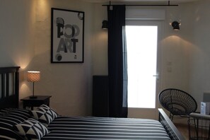 双�人房 | 特色装修、特色家居、办公桌、隔音