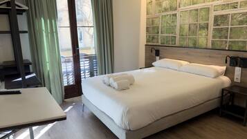 Habitación doble superior, vistas a la ciudad | Sábanas de algodón egipcio y ropa de cama de alta calidad