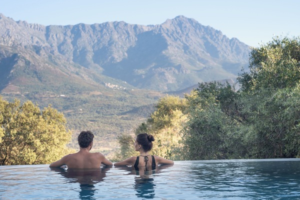 2 outdoor pools, pool umbrellas, pool loungers