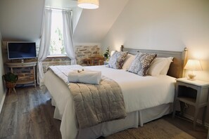 ملاءات من القطن المصري وبديكورات فريدة لكل غرفة وطراز فريد لكل وحدة