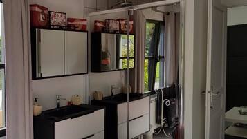 Loft | Kedap suara, tempat tidur bayi gratis, dan seprai linen