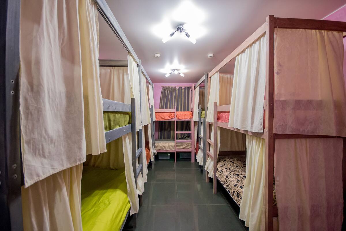 Gemeinsamer Schlafsaal, Nur Männer (10 beds) | Zimmersafe, Schreibtisch, Bügeleisen/Bügelbrett, kostenloses WLAN