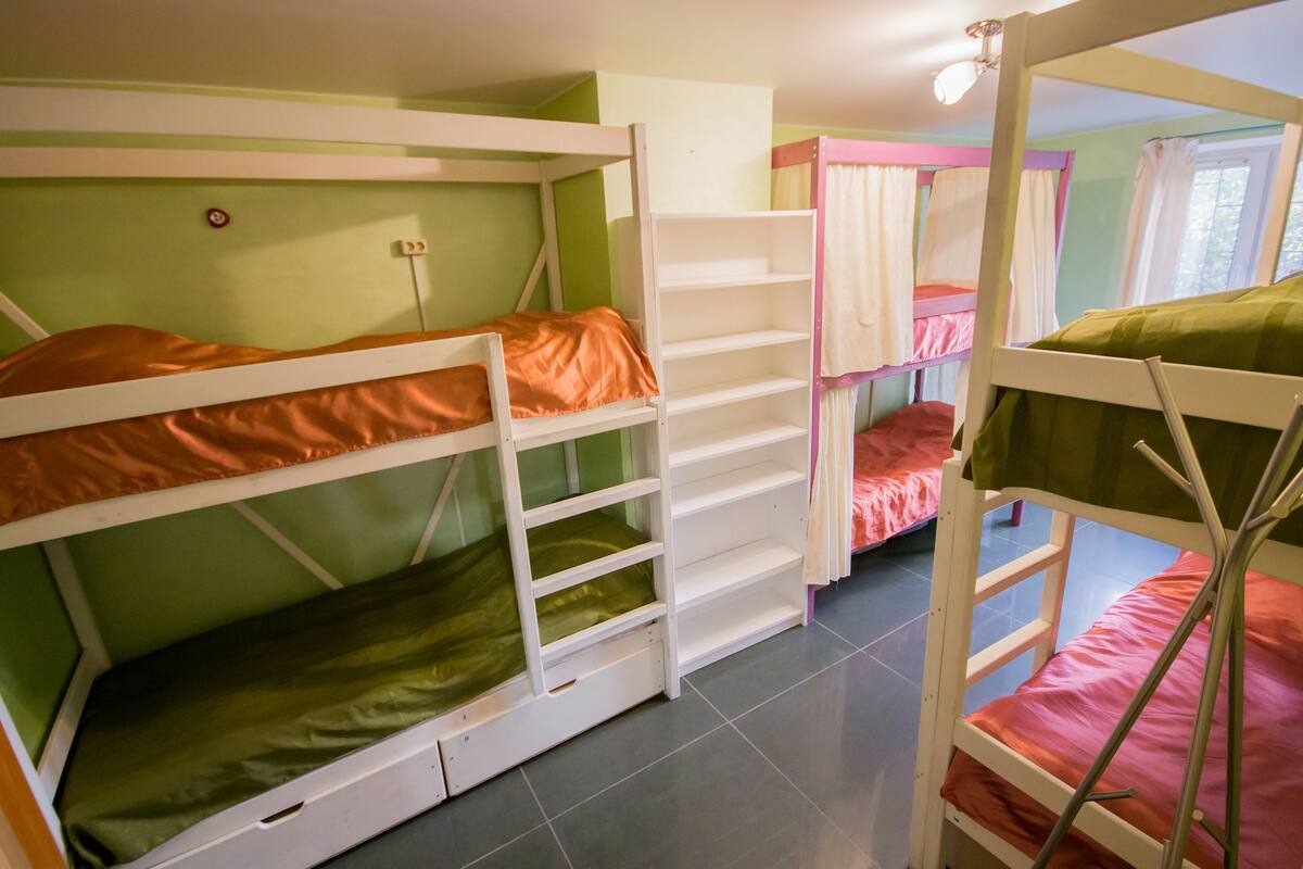 Gemeinsamer Schlafsaal, Nur Frauen (8 beds) | Zimmersafe, Schreibtisch, Bügeleisen/Bügelbrett, kostenloses WLAN