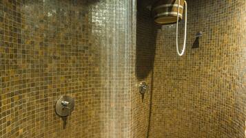 Sauna, steam room, Turkish bath/hammam, body treatments, hydrotherapy