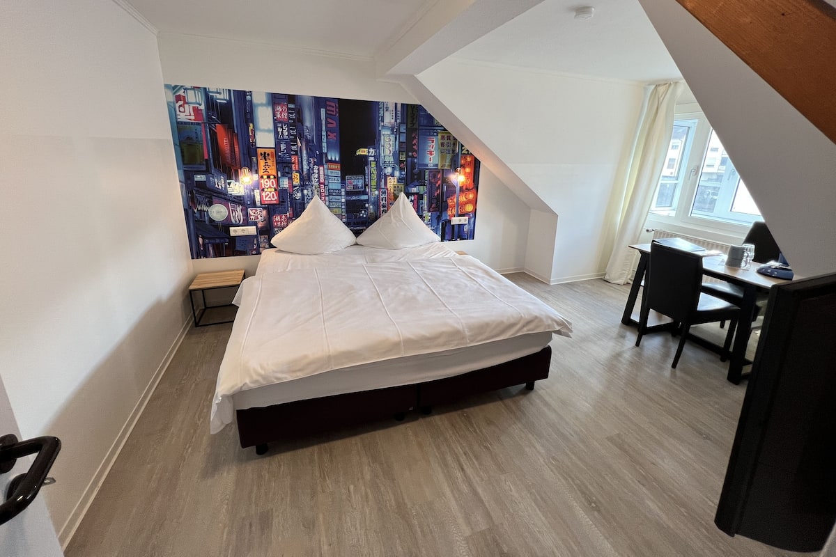 Classic Double Room | Living area | TV