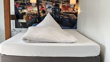 Superior Single Room | Hypo-allergenic bedding, desk, laptop workspace, blackout drapes