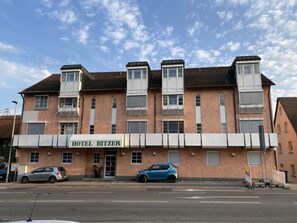 Front of property - Hotel Bitzer (Backnang)