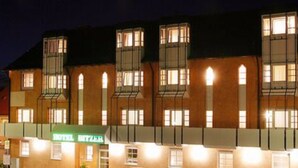 Fassade der Unterkunft – Abend/Nacht