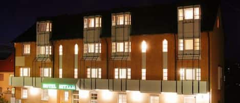 Façade de l’hébergement - soirée/nuit