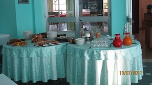 Café da manhã continental grátis todos os dias