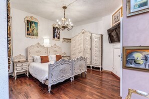 Apartment, 1 Bedroom | Free minibar, in-room safe, blackout drapes, soundproofing - Villa della Fonte - Trastevere (Rome)