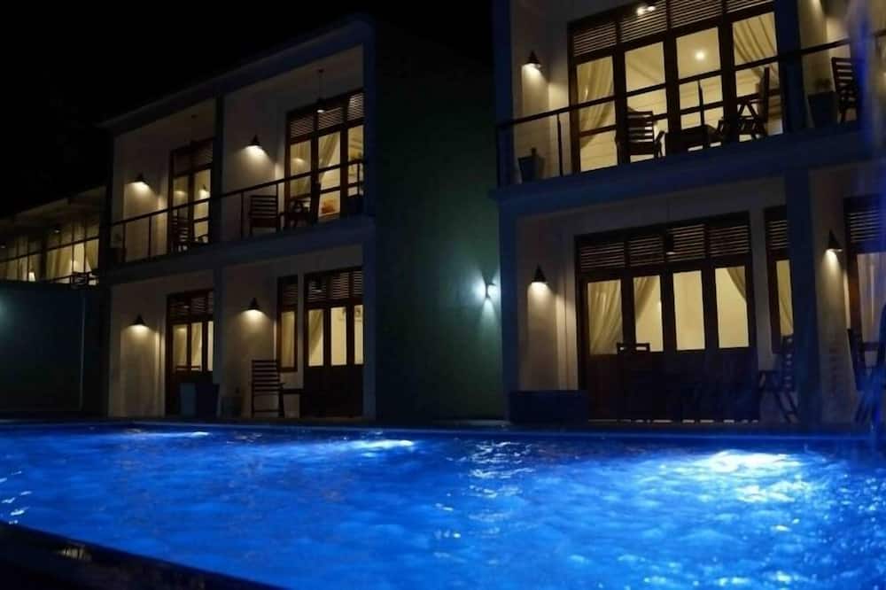 Hotel Athgira