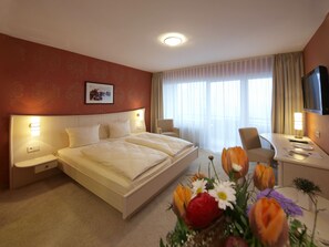 Comfort Double Room, Balcony | Premium bedding, desk, blackout drapes, soundproofing - Landhotel Henkenhof (Willingen (Upland))