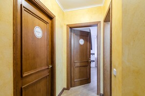 Hallway - Sun City Hostel 3 (Kyiv)