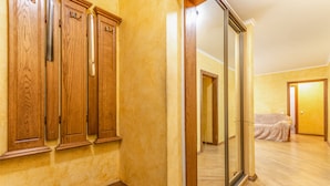 Interior entrance - Sun City Hostel 3 (Kyiv)