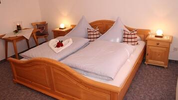 Doppelzimmer, Gemeinschaftsbad | Bettwäsche