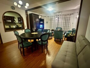 Luxury Apartment, 2 Bedrooms | In-room dining - R&G Justlikehome Apartments (Quatre Bornes)