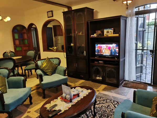 Luxury Apartment, 2 Bedrooms | Living area