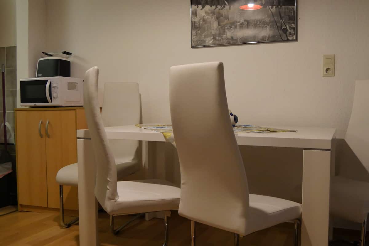 Familienapartment, 3Â Schlafzimmer | Essbereich im Zimmer