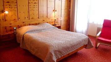 Bàn, truy cập Internet không dây miễn phí, bộ trải giường