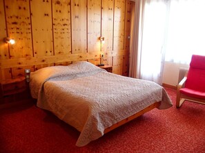Desk, free WiFi, bed sheets