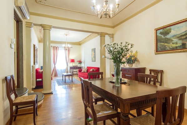 Apartment, 2 Bedrooms | In-room dining