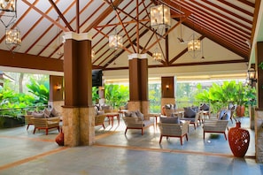 Lobby sitting area - Morickap Resort (Vythiri)