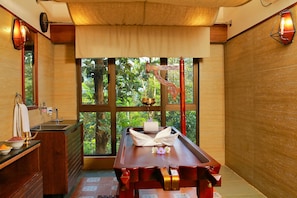 Ayurvedic treatments, 2 treatment rooms