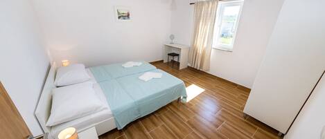 1 多间卧室、办公桌、免费 WiFi、床单