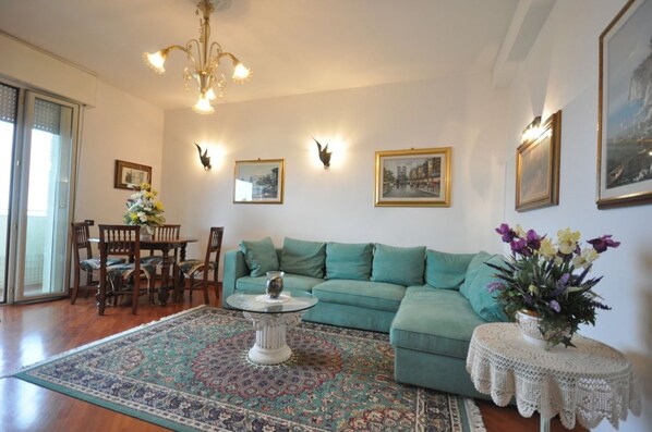 Apartment, 3 Schlafzimmer | Wohnzimmer