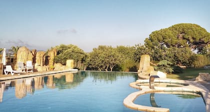 Horsefarm apartment: swimming pool, sea views, Wifi & airconditioning