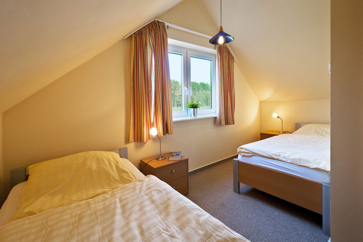 Mobile Comfort-Unterkunft, 2 Schlafzimmer, Nichtraucher, Blick auf die Anlage | 2 Schlafzimmer, Bettwäsche