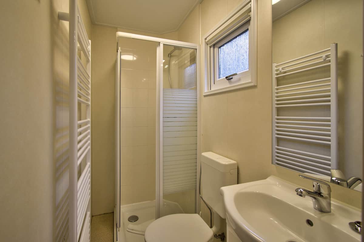 Mobile Comfort-Unterkunft, 2 Schlafzimmer | Badezimmer | Dusche