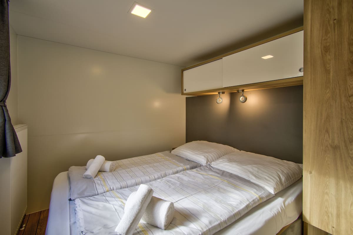 Mobile Comfort-Unterkunft, 2 Schlafzimmer | 2 Schlafzimmer, Bettwäsche