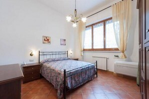 1 bedroom, iron/ironing board, WiFi