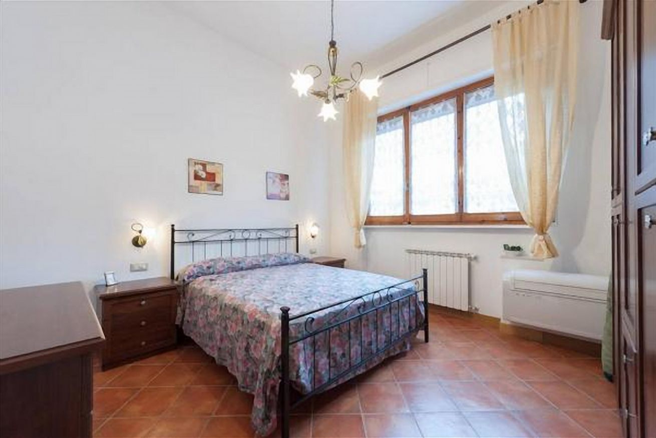 1 makuuhuone, silitysrauta/-lauta, Wi-Fi