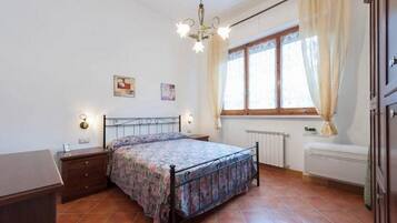 1 bedroom, iron/ironing board, WiFi